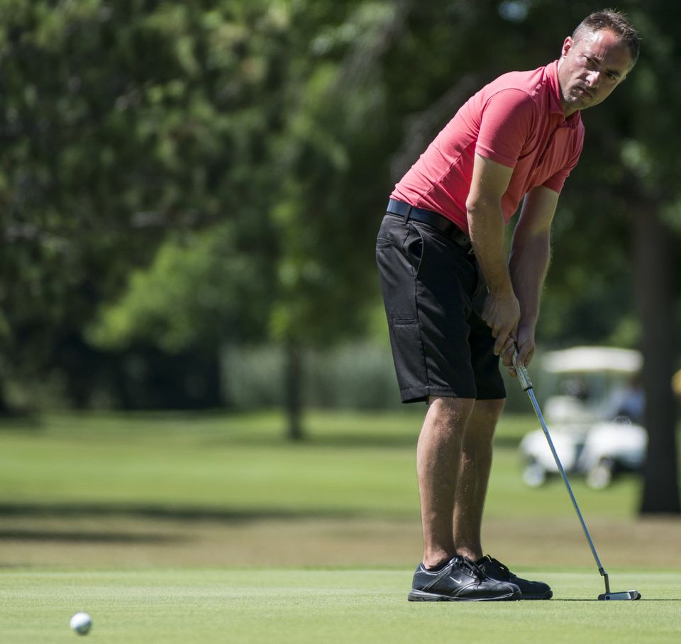 Seth Ferrio keeping his eye on the ball after a putt